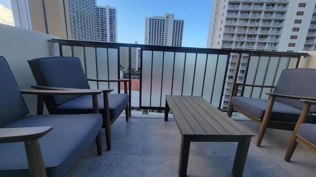 Waikiki Condo 2 Bedrooms 2 Bathrooms With 1 Free Parking Space 호놀룰루 외부 사진