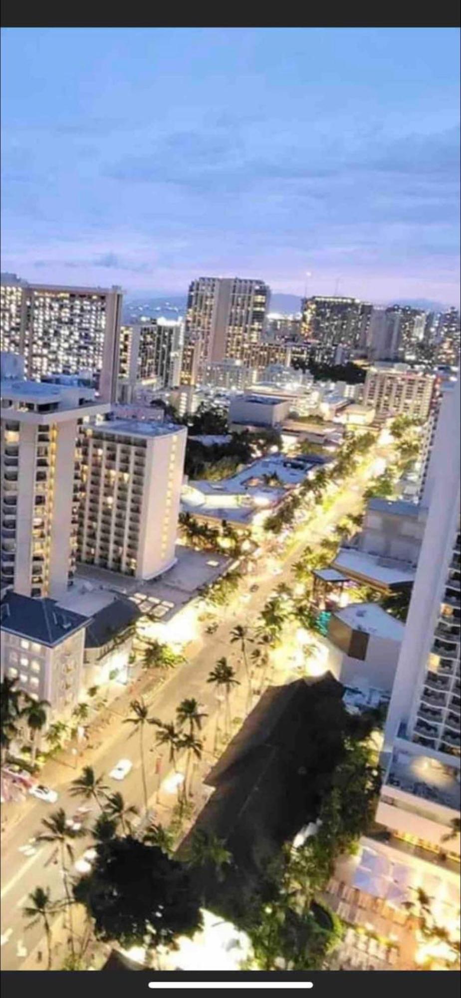 Waikiki Condo 2 Bedrooms 2 Bathrooms With 1 Free Parking Space 호놀룰루 외부 사진