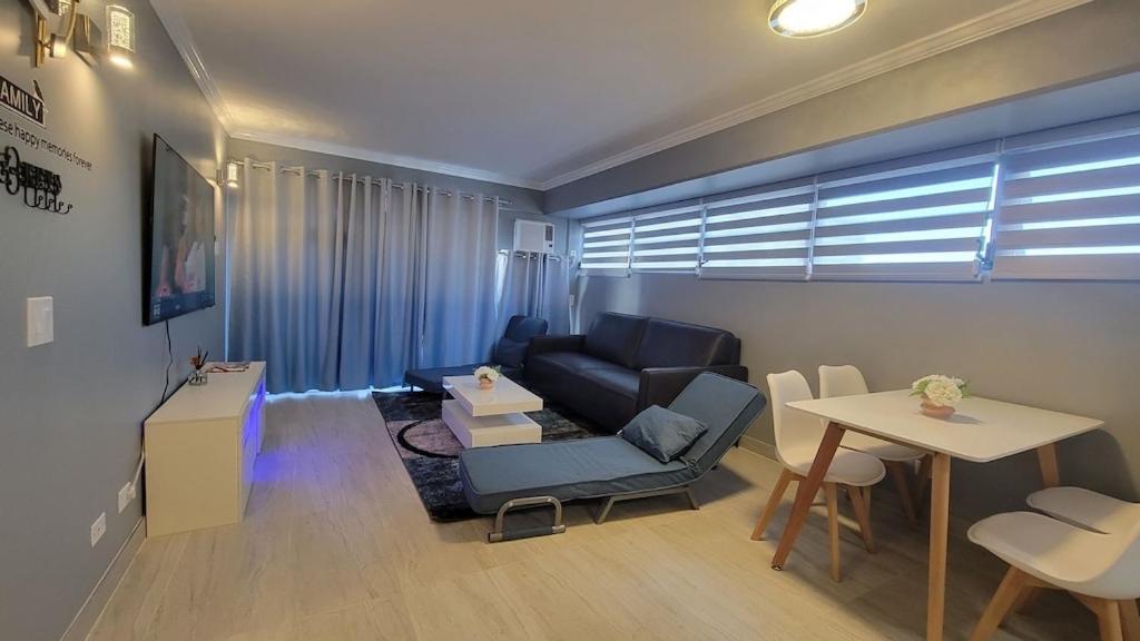 Waikiki Condo 2 Bedrooms 2 Bathrooms With 1 Free Parking Space 호놀룰루 외부 사진