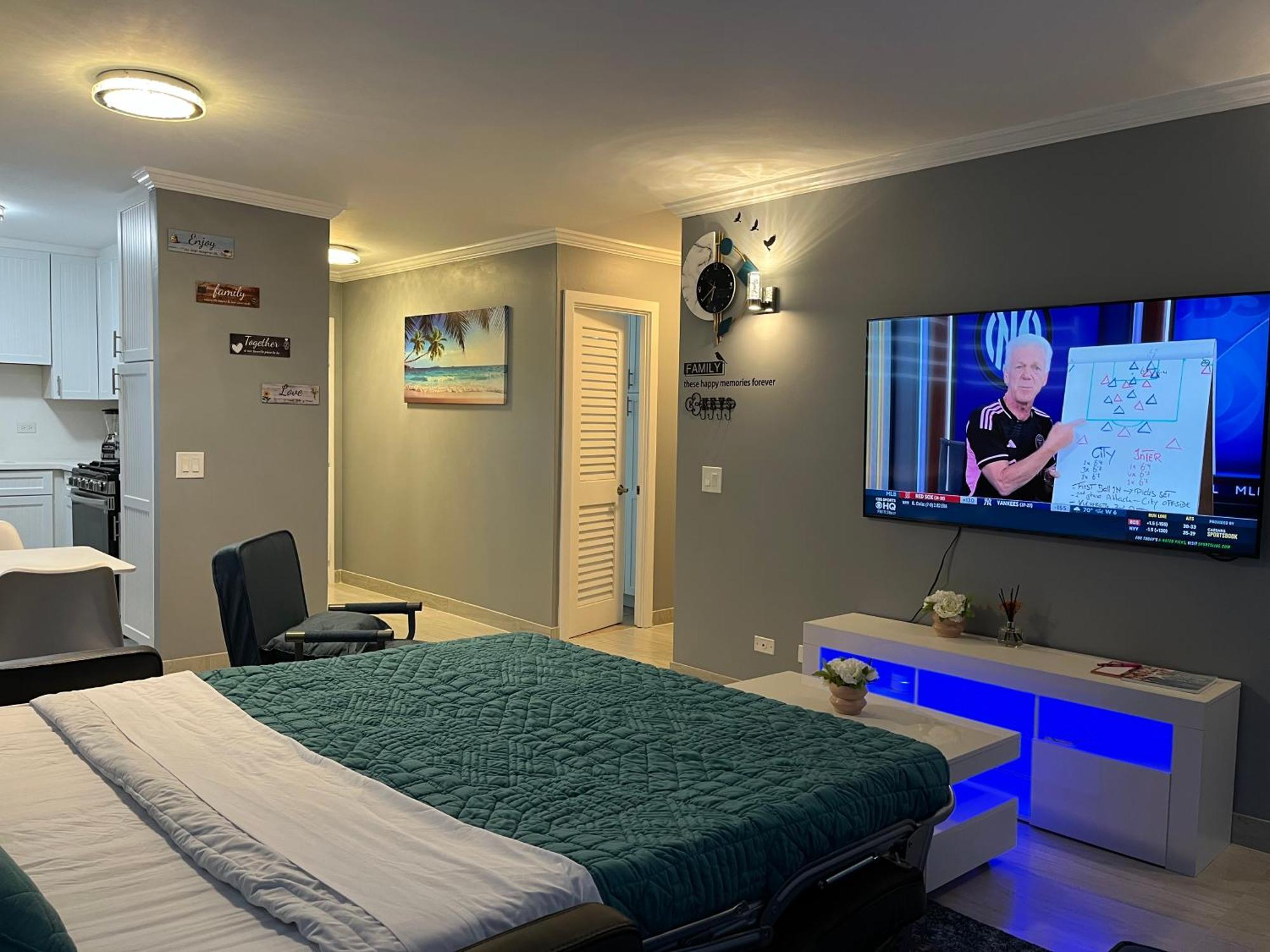 Waikiki Condo 2 Bedrooms 2 Bathrooms With 1 Free Parking Space 호놀룰루 외부 사진